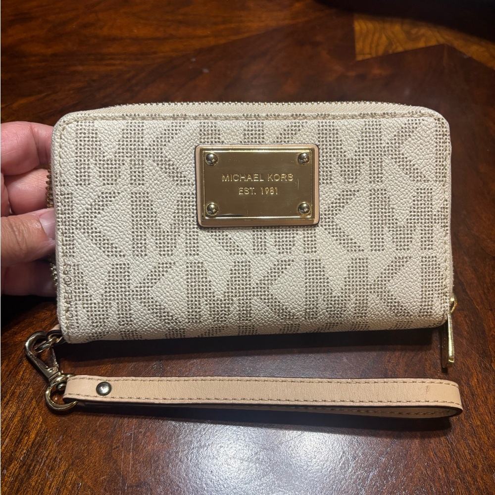 Michael Kors iPhone wallet/ wristlet